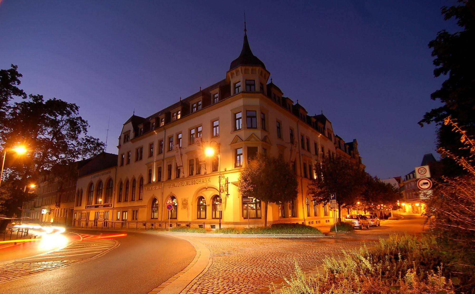 Hotel Kaiserhof Radeberg Extérieur photo