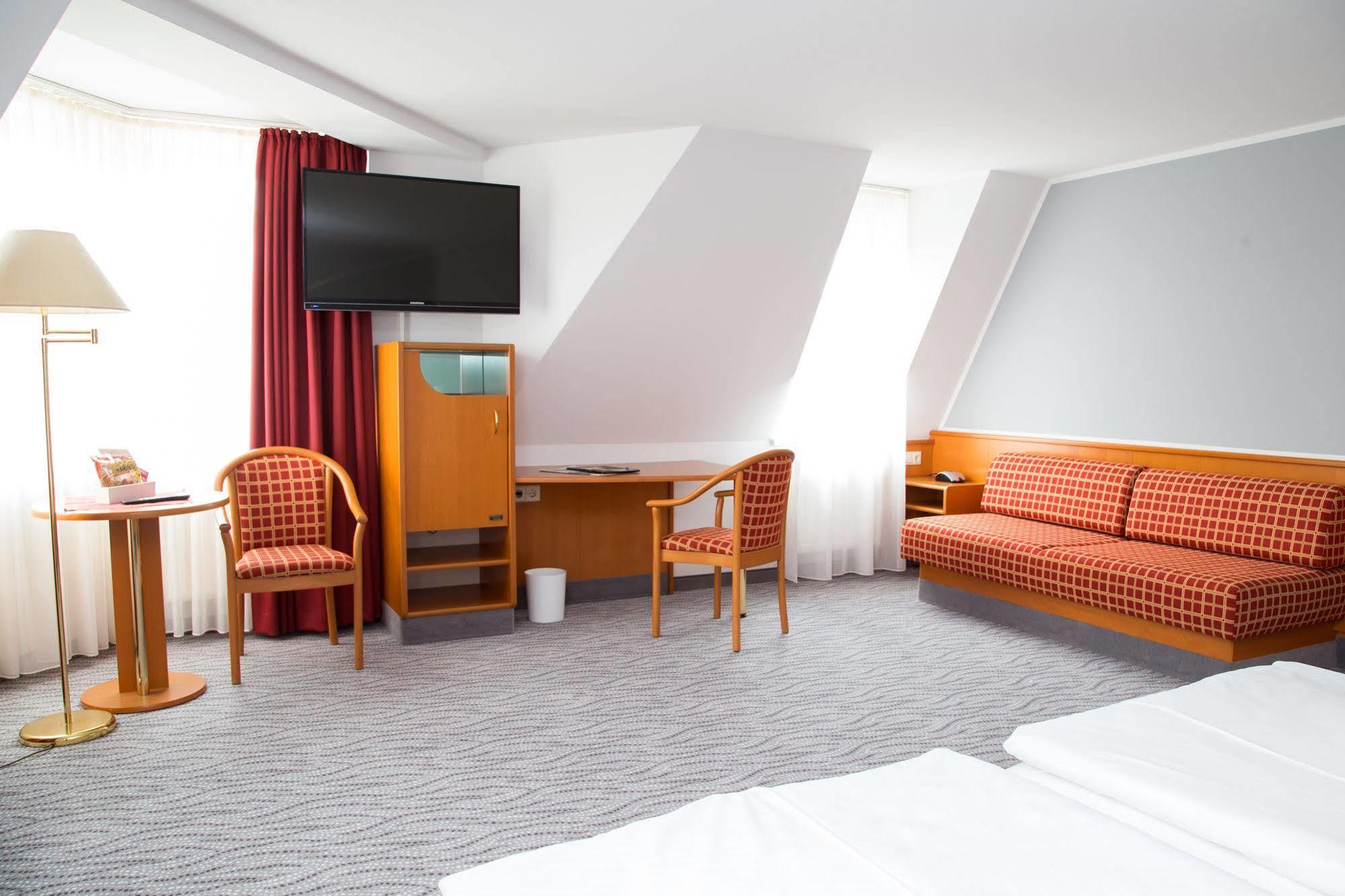 Hotel Kaiserhof Radeberg Extérieur photo