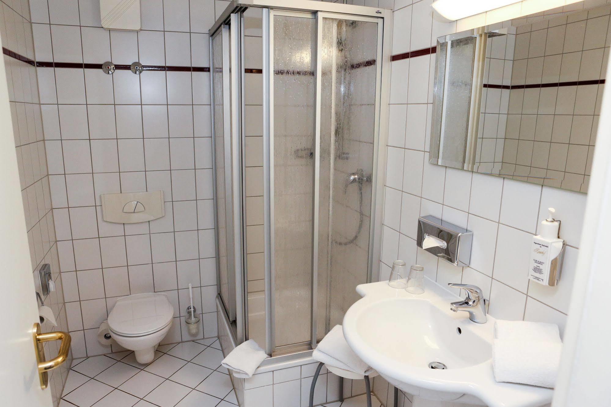 Hotel Kaiserhof Radeberg Extérieur photo