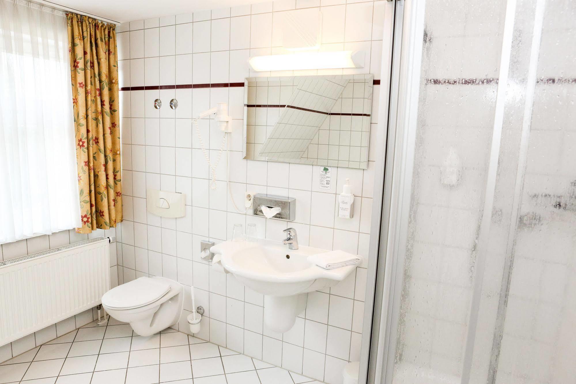Hotel Kaiserhof Radeberg Extérieur photo