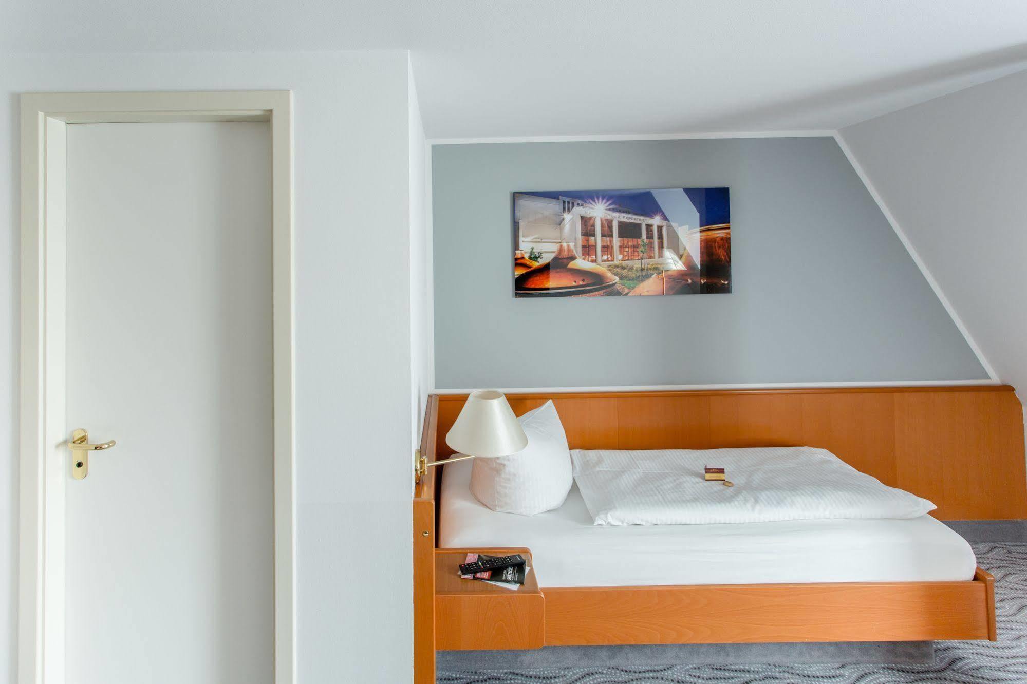 Hotel Kaiserhof Radeberg Extérieur photo